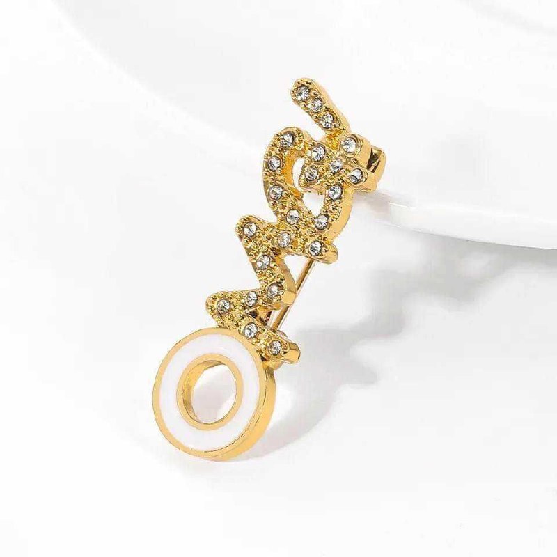 Brooch _ 015