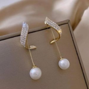 Single a pearl ear ring