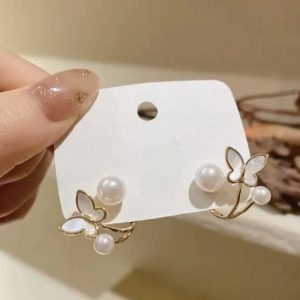 Pearl butterfly ear ring