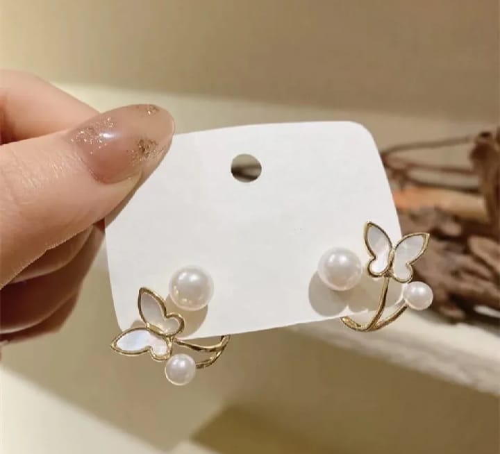 Pearl butterfly ear ring
