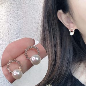 Round Pearl Ear Ring