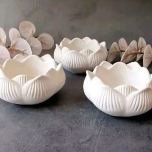 01 piece Lotus shaped indoor planter
